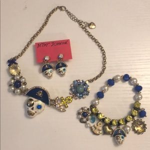 betsey johnson skull earrings,bracelet & necklace